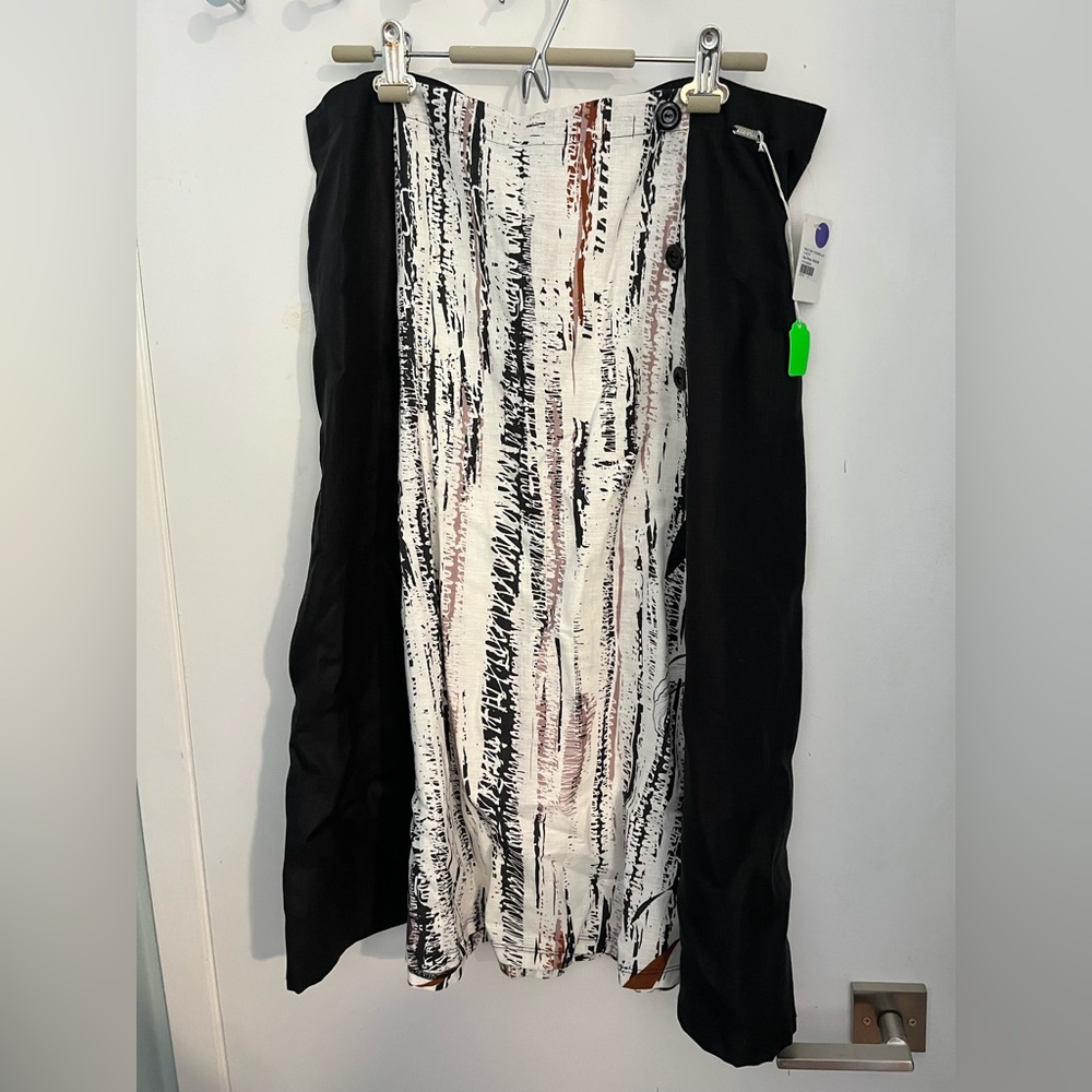 Linen Black and White A-Line Skirt. Malako. NWT. Waist 38”.